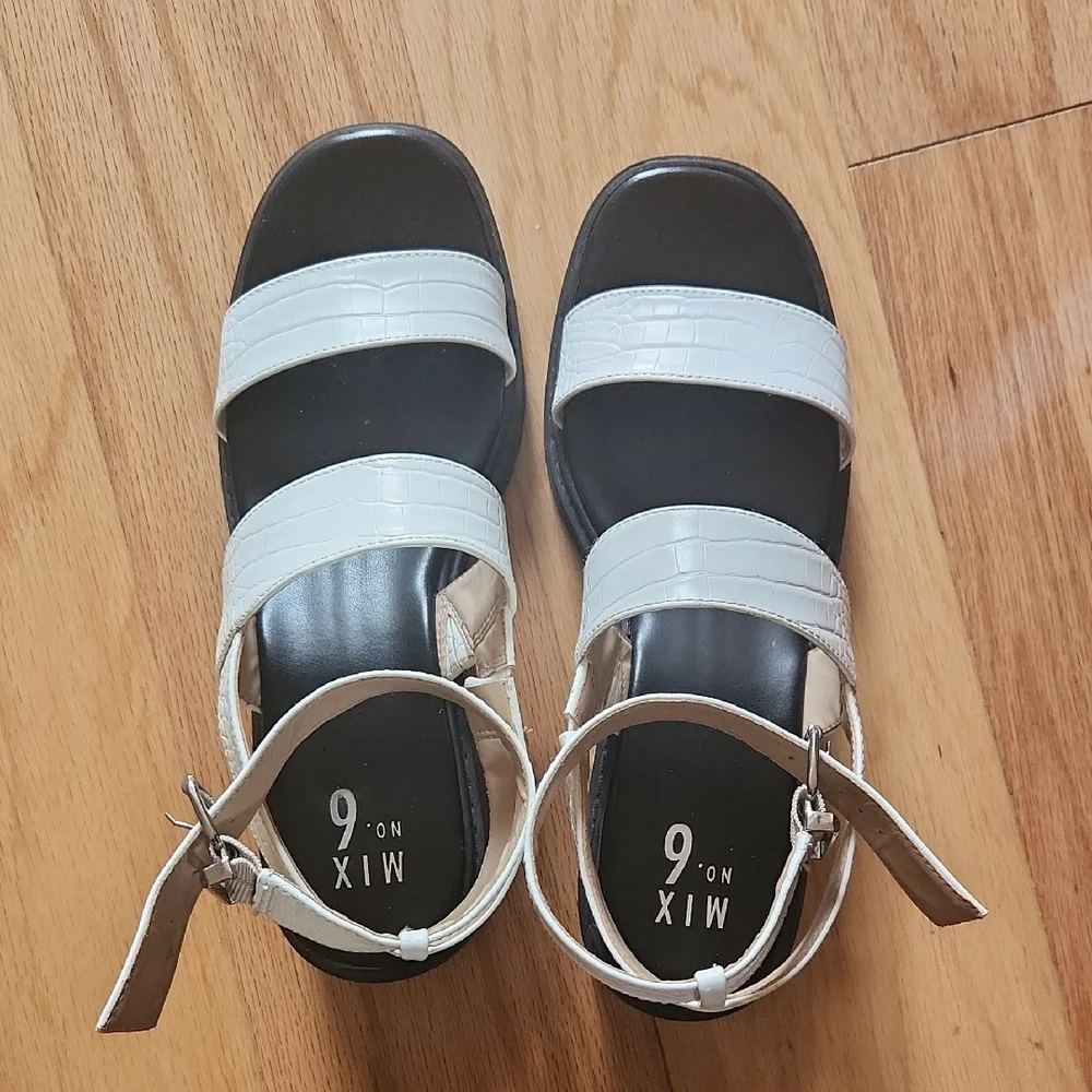 Mix No. 6 Black and White Platform Sandals Size 10 M